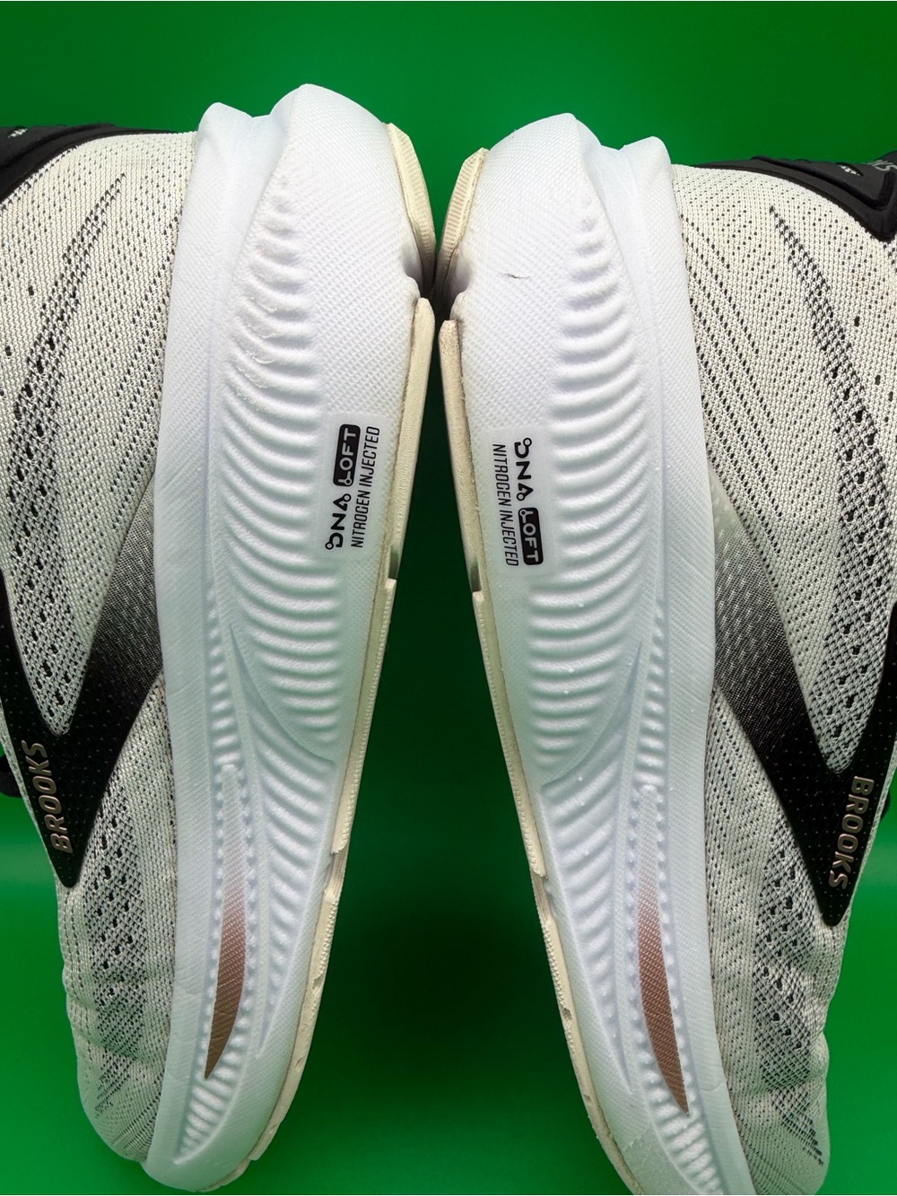 Brooks Women's Ghost 17 White Running Shoes Sneaker 12043118105 SZ 9 - Picture 15 of 16